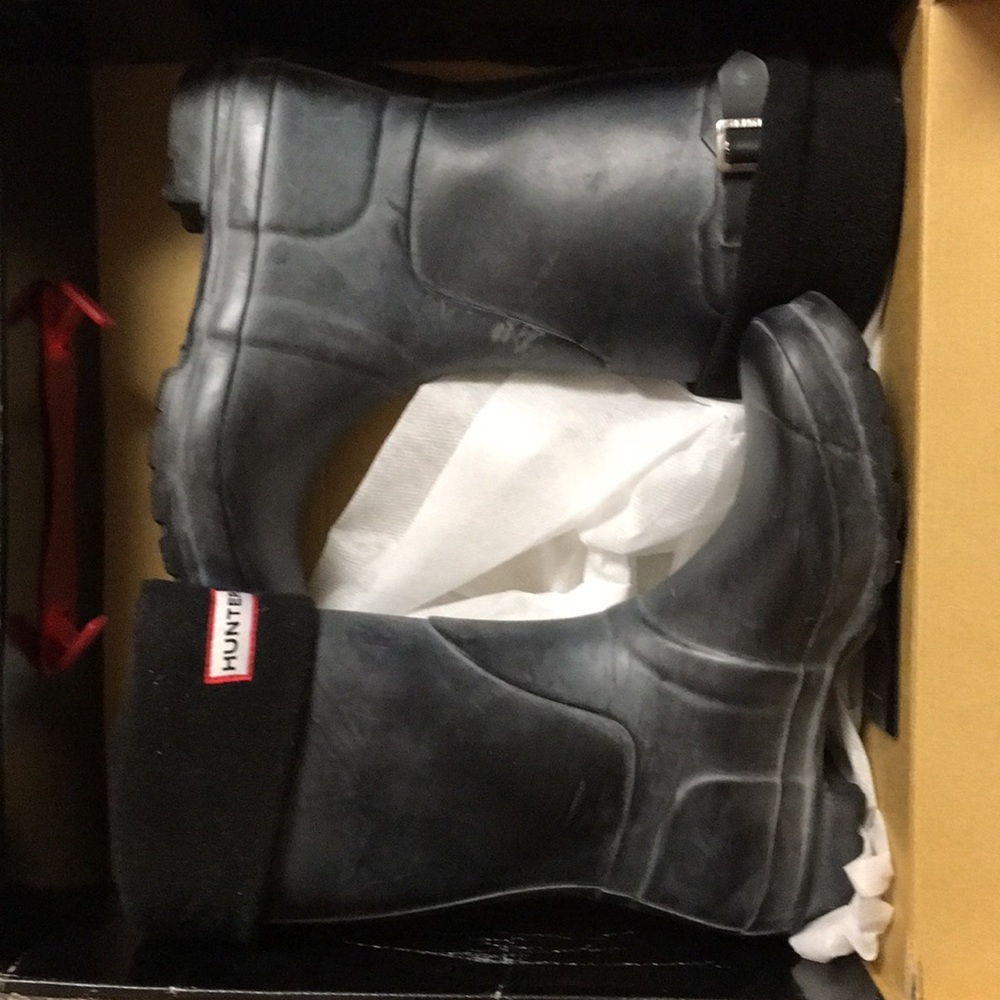 Short Hunter Boots in Black & Black Boot Socks